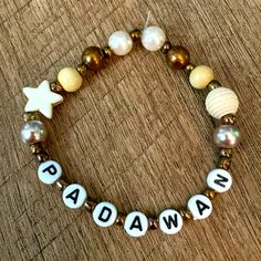 Star Wars Bracelet Padawan Handmade New Without Tags Always Open To Bundles And Offers! Star Wars Necklace Diy, Star Wars Bracelet Ideas, Star Wars Beaded Bracelet, Star Wars Friendship Bracelet, Disney Friendship Bracelet, Star Wars Bracelet, Eras Colors, Star Wars Necklace, Star Wars Makeup