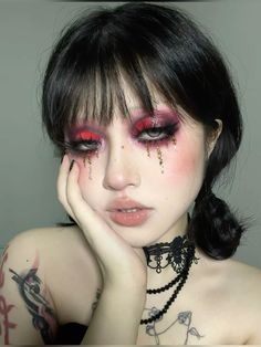 Valentine Make Up Ideas, Red And Black Douyin Makeup, Douyin Alt Makeup, Alt Valentines Makeup, Goth Valentines Makeup, Dark Red Makeup Looks, Cherry Red Makeup, Creepy Cute Makeup, Drawn On Eyebrows