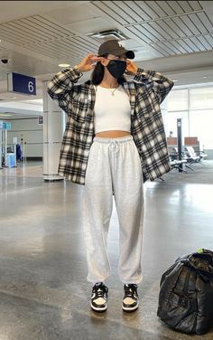 Nice Causal Outfits, Street Tomboy Style, Tomboy Style Outfits Fall, Outfits To Wear To The Airport, Tomboy Style Outfits Winter, Summer Tomboy Style, Causual Outfits 2022, Airport Look Winter, Tomboy Style Outfits Summer