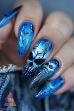 Boo-tiful in Blue: Hauntingly Cool Halloween Nail Designs 57 Stylish Manicure, Silk Wrap Nails, Blue Halloween, Skull Nails, Halloween Acrylic Nails, Festive Nail Art, Gothic Nails, Chic Halloween, Blue Nail Designs