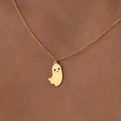 ✥ This 14K Gold Halloween Tiny Ghost Necklace is a charming and unique gift for her, perfect for celebrating the spooky season with a touch of elegance. The delicate pendant features an adorable tiny ghost design, crafted from high-quality 14K gold, adding a whimsical yet refined touch to any outfit. Its subtle and stylish look makes it an ideal accessory for Halloween festivities and a delightful Christmas gift. Whether you're surprising someone special or treating yourself, this tiny ghost nec Tiny Ghost, Ghost Necklace, Gold Halloween, Charles And Colvard Moissanite, Delicate Pendant, Halloween Festivities, Ghost Design, Jewelry Images, Bridal Bands