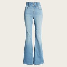 Top 7 Jeans Trends to Rock This Fall-Winter 2024 Comfy Travel Outfit, Comfy Travel, Leopard Jeans, Pattern Pants, Seven Jeans, 7 Jeans, Jean Trends, Long Jeans, Denim Collection