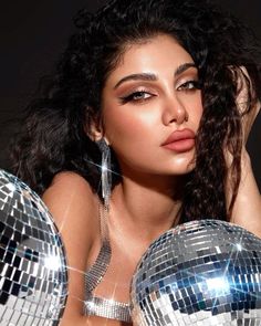 Model Makeup Photoshoot, Chrome Photoshoot, Makeup Shoot, Silver Outfit, Makeup Photoshoot, Silver Outfits, High Fashion Makeup, 21st Birthday Photoshoot, Photoshoot Fashion