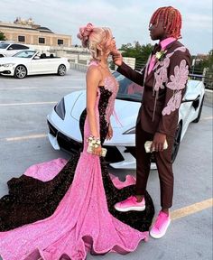 Pink And Brown Prom Couple, Pink And Brown Prom, Prom Fits Couples, Pink Fitted Prom Dress, Senior Prom Dress Ideas, Prom Dresses Couples, Latina Prom, Prom Outfits Couples, Pink Prom Dresses Black Women