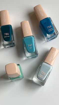 Blue Notino Gel Effect Nail Polish 786 Deep Sea, 758 Iceberg Lagoon, 747 Bae, 830 Riviera, 720 Bath Bubbles