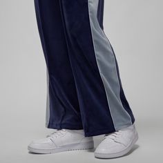 Style No. DV1404-410 Color: Midnight Navy/Stealth Grey/White 94% Polyester/6% Spandex. Velour is soft, warm and perfect for everyday wear. Ribbed waistband with drawstring offers you a comfortable fit. Jordan Flight Women's Velour Pants. Air Jordans Women, Velour Pants, Jordans Women, Midnight Navy, Grey And White, Air Jordan, Air Jordans, Flight, Cool Outfits