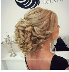 Bride Hairstyles Updo, Wedding Hair Up, Shaggy Short Hair, Curly Hair Updo, Professional Hairstylist, Hair Up Styles, Long Braids, Formal Hairstyles