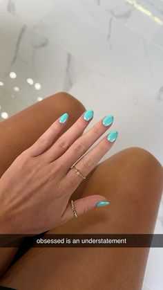 Teal almond nails with crome on top Aqua Nails Short, Hoco Nails For Teal Dress, Teal And White Nail Ideas, Mint Teal Nails, Cute Turquoise Nails, Cute Nails Teal, Nails For Teal Dress, Teal Aura Nails, Teal Beach Nails