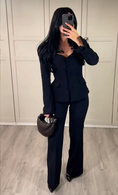 Psychologist Outfit, Professional Fits, Lirika Matoshi, Lawyer Outfit, Mode Zara, Professional Outfits Women, Business Outfits Women, Stylish Work Attire