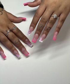 Valentines Nails And Toes Ideas, Valentine Nail Ideas Acrylic, Short Valentines Nails Pink, Valentines Nails Black Women, Valentine’s Day Nails Black Women, Medium Valentines Day Nails, Valentine Pink Nails, Valentines Day Nails Black Women, Pink Short Acrylic Nails Designs