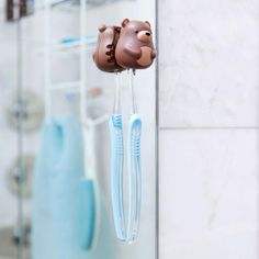 Keep your toothbrush clean and protected with this adorable bear toothbrush holder! This is especially useful when traveling! Kawaii Matching, Cute Toothbrush, Tooth Brushes, Honey Face, Stronger Teeth, Makeup Brush Cleaner, Girls Bathroom, Bath Spa, Childrens Room Decor