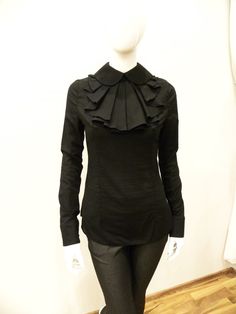 Shirt Tops For Women, Ruff Collar, Comfortable Blouses, Dark Outfits, Business Wear, Collar Top, Up Girl, Business Outfits, Goth Fashion