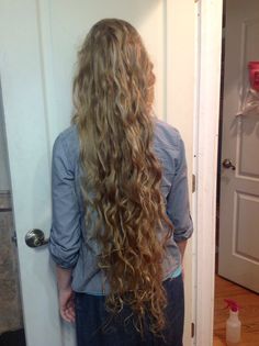 My long hair!! Faerie Hair, Hair Colors Long Hair, Long Hair Inspo, Long Hair Goals, Extremely Long Hair, Luscious Hair, Beautiful Curly Hair, Curly Girl Hairstyles