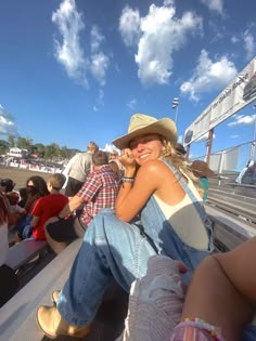 #rodeo #summer #boho #outfit #cowgirl #warmweather Rodeo Instagram Pictures, Cute Cowgirl Outfits Summer, Hippie Cowgirl Aesthetic, Cowgirl Boots Outfit Jeans, Vintage Cowgirl Outfits, Cowgirl Summer Aesthetic, Cowgirl Summer Outfits, Cowgirl Boots Outfit Summer, Country Fest Outfits