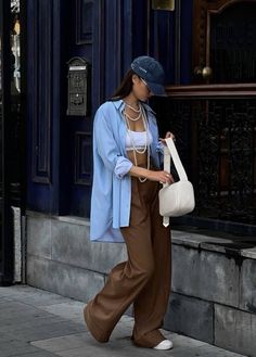 Iran Style, Brittany Bathgate, Casual Chic Spring, Summer Pants Outfits, Fashion Trend Forecast, Relaxed Outfit, Casual Preppy Outfits, Street Style Chic, 가을 패션