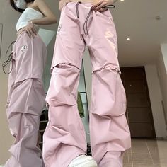 Pink Cargo Pants, Pink Overalls, Trendy Street Style, Estilo Chic, Cargo Pants Women, Pants Women, Straight Pants, Grunge Fashion, Trousers Women