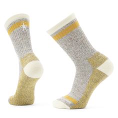 Meet the one sock you'll need all winter. These rugged socks give a nod to classic ragg wool but offer the comfort and benefits of modern Merino. Enjoy a premium sweater feel and never-out-of-style look with our fan-favorite Everyday Larimer Crew Socks. | Smartwool Everyday Cozy Larimer Crew Socks in Honey Gold | Size: Large Out Of Style, Crew Socks, Mist, Merino Wool, Wool Blend, The One, Honey, Benefits, Socks