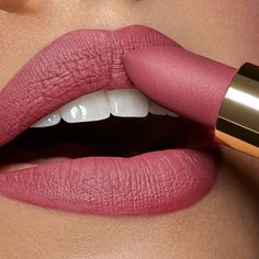 Makeup Kiko, Best Lip Products, Best Long Lasting Lipstick, Lip Model, Lipstick Sale, Shimmer Lipstick, Lipstick Mark, Long Shiny Hair, Lipstick Organizer