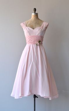 Farewell Dress, Vintage Frocks, Classic Dressing, Farewell Dresses, Outfit Reference, 1950s Dresses, Vintage 1950s Dress, 50's Style