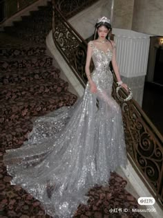 Gala Dresses Elegant Silver, Prom Dresses Extravagant, Royalty Runway, Diamond Dress Gowns, Unique Formal Dress, Award Show Outfits Dress To Impress, Mermaid Dress Aesthetic, High Fashion Dresses Couture, Fantasy Ball Dress