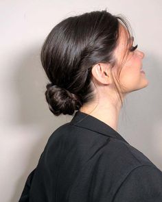 Bun Hairstyles For Wedding, Low Bun Bridal Hair, Low Bun Wedding Hair, Wedding Bun, Simple Updo, Hairstyles For Wedding, Wedding Bun Hairstyles, Elegant Bun, Easy Hairdos