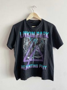 90s Band Tees Linkin Park T Shirt Linkin Park Tshirt, 90s Bands, Linkin Park, Band Shirts, Band Tees, Vintage Tees, Clothes Accessories, Toast