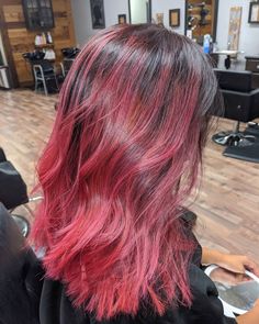 Pink Hair Brown Roots, Pink Hair Dark Roots, Pink Balayage Hair, Swag Hairstyles, Balayage On Dark Hair, Pink Hair Highlights, Pink Hair Streaks, Pink Balayage, Short Hair Fringe