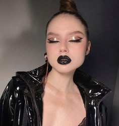 Going Out Make Up, Neon Makeup, Retro Makeup, Alternative Makeup, Edgy Makeup, Photo Makeup, Daily Makeup, Beautiful Lips, Editorial Makeup