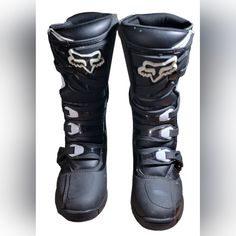 Questions? Leave A Comment Below! Get Ready For The Ride Of Your Life With These Awesome Fox Racing Comp 3 Youth Boots In Classic Black And Size Y5. Designed For The Young Motorcycle Enthusiast, These Boots Are Made With Durable Materials That Can Withstand Any Adventure. They Feature A Secure Buckle Fastening System That Ensures A Perfect Fit Every Time. Please Note That Local Laws Should Be Reviewed Prior To Purchasing To Ensure Compliance. The Product Image Is For Reference Only And May Not A Racing Boots, Fox Shoes, Fox Racing, Classic Black, Kids Shoes, Shoe Boots, Fox, Perfect Fit, Buckle