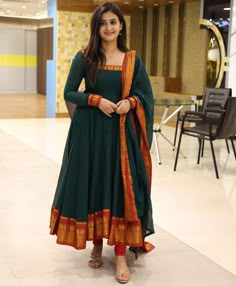 Narayanpet Anarkali Dresses, Long Chudidar Designs, Saree Stitched Dress Ideas, Long Dresses Indian Style Anarkali Suits, Cotton Dress Stitching Ideas, Narayanpet Kurti Designs, Narayanapeta Long Frock Designs, Anarkali Dress With Saree, Pattu Kurta Designs For Women