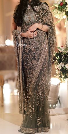 Sari Fashion, Designer Sarees Wedding, Fashion Movement, Fancy Sarees Party Wear, Indian Fashion Saree, Saree Designs Party Wear, Hippy Chic, Bridal Dress Fashion