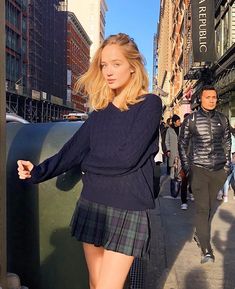 Summer Academia Aesthetic, Preppy 2023, Maxi Skirt Work, Fall Skirt Outfits, Long Denim Skirt Outfit, Fall Skirt, Sixth Form, Skirt Outfits Fall, Estilo Indie