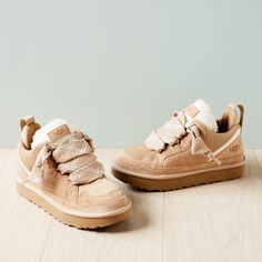 Ugg Lowmel Sneaker Outfit, Uggs Lowmel Sneakers Outfit, Ugg Womens Shoes, Ugh Lowmel Sneaker, Platform Ugg Neumel, Egypt Outfits, Shoe List, Dream Items, Trendy Shoes Sneakers