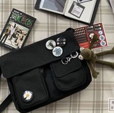 Inside My Bag, Handbag Essentials, Girls Tote, What In My Bag, Cool Stuff, Casual Bags