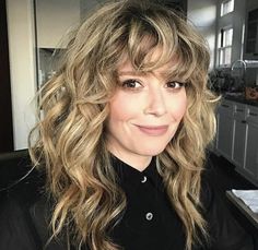 Blonde Hair And Bangs, Curly Hair Fringe, Bangs Wavy Hair, Miranda July, Wavy Bangs, Natasha Lyonne, Curly Bangs, Bangs With Medium Hair, Florence Welch