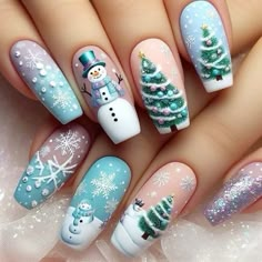 Let It Snow Nail Designs, Christmas Candy Nail Art, Snowman Nail Art Designs, Nail Art Christmas Tree, Christmas Cookie Nails, Bird Nail Designs, Nail Noel Christmas, December Nails Acrylic Christmas, Snowman Nails Design