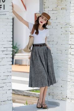 Casual A-line Pleated Maxi Skirt, Casual A-line Maxi Skirt For Work, Casual Long Gray Skirt, Casual Gray Long Skirt, Casual A-line Pleated Summer Skirt, Casual A-line Pleated Skirt For Summer, Casual A-line Pleated Skirt For Work, Gray Flowy Maxi Skirt, Gray Relaxed Fit Lined Maxi Skirt