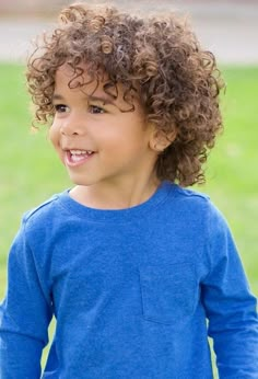 Toddler Boy Curly Hair, Little Boy Curly Haircut, Toddler Boy Long Hair, Toddler Curly Hair, Men Hairstyle Ideas, Tight Curly Hair