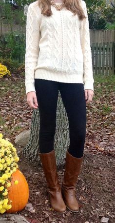 Brown Riding Boots, Trendy Boots, Outfit White, Winter Mode, Cable Knit Sweater, Mode Vintage, Fashion Mode, Mode Inspiration