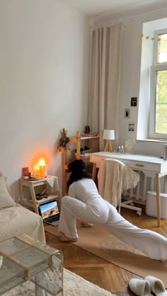 Morning Yoga Aesthetic Home, Excersizing Aesthetic, Yoga Aesthetic Home, Energy Work Aesthetic, Yoga Fits Aesthetic, Fall Yoga Aesthetic, Pilates And Yoga Aesthetic, At Home Workouts Aesthetic, Doing Yoga Aesthetic