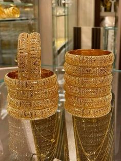 Arabian Gold Jewellery, Dubai Gold Bangles Design Beautiful, Dubai Gold Jewelry Set, Dubai Gold Bangles, Crochet Cable Knit, Bridal Jewelry Bracelets, Beautiful Wedding Jewelry, Dubai Gold Jewelry, Bridal Jewellery Inspiration