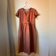 Christy Dawn’s Signature Dress. Like New Condition, Only Worn Once For Photos. Terracotta Gauze, Petite Medium. Brown Short Sleeve Day Dress, Brown Short Sleeve Dress With Tie Waist, Christy Dawn Dress, Christy Dawn, The Dawn, S Signature, Colorful Dresses, Midi Dress, Like New