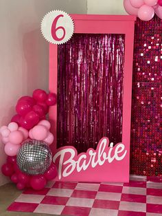 Caja de barbie
6 años 
Rosa Barbie Box Party Decoration, Barbie Themed Birthday Party Balloons, Barbie Decoration Birthday, Barbie Dream Together Party, Barbie Themed Party Decor, Barbie Themed Christmas Party, Barbie Birthday Theme Decoration, Barbie Theme Decor, Diy Barbie Decorations