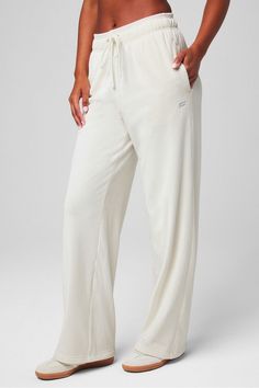 Plush Rib Wide Leg Fabletics white female Activewear >> Womens >> Bottoms >> Pants & Joggers >> Lounge Pants regular Everyday/Lounge External Pockets Basic Bottoms For Women, Ribbed Lounge Pants, Cute Lounge Pants, Flowy Sweatpants, Fabletics Sweatpants, Lulu Lemon Joggers, Waffle Pants, Female Activewear, Digital Wardrobe