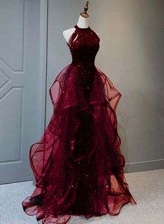 Dark Red Dress Aesthetic, Dark Red Prom Dresses, Mafia Dress, डिजाइनर कपड़े, Halter Evening Dress, Long Party Dress, Halter Prom Dresses, Fashion Fantasy, 파티 드레스