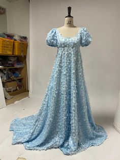 Daphne Bridgerton Blue Dress, Regency Ball Dress, Blue Victorian Dress Aesthetic, Bridgerton Daphne Dresses, Daphne Bridgerton Inspired Outfit, Regency Era Gown, Regency Dress Bridgerton, Regency Dress Blue, Blue Bridgerton Dress