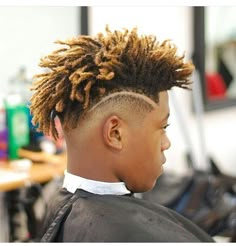 #ICONICLOCS Pinterest - @houstonsoho | #TRENDSETTER #FADES Freeform Dreads, Short Dreads, Dreadlock Hairstyles For Men, Dreadlock Styles, Mohawk Hairstyles