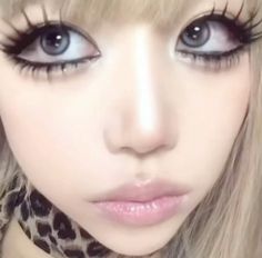 Kawaii Gyaru Makeup, Gyaru Makeup Agejo, Gyaru Lips, Gyaru Lockscreen, Chinese Gyaru, Gyaru Lashes, Gyaru Makeup Eyes, Gyaru Make Up, Y2k Make Up