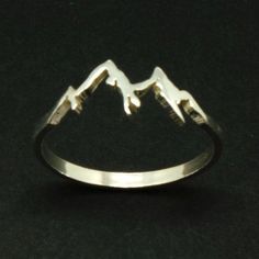 Sterling Silver Mountain Range Ring  Camping Gift by yhtanaff Silver Mountain, Mountain Jewelry, Joe Montana, Titanium Jewelry, Finger Rings, Snowboards, Creative Jewelry, Mountain Range, Calla Lily