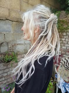 Grey Dreads, Long Hair Older Women, Best Hairstyles For Women, Old Hairstyles